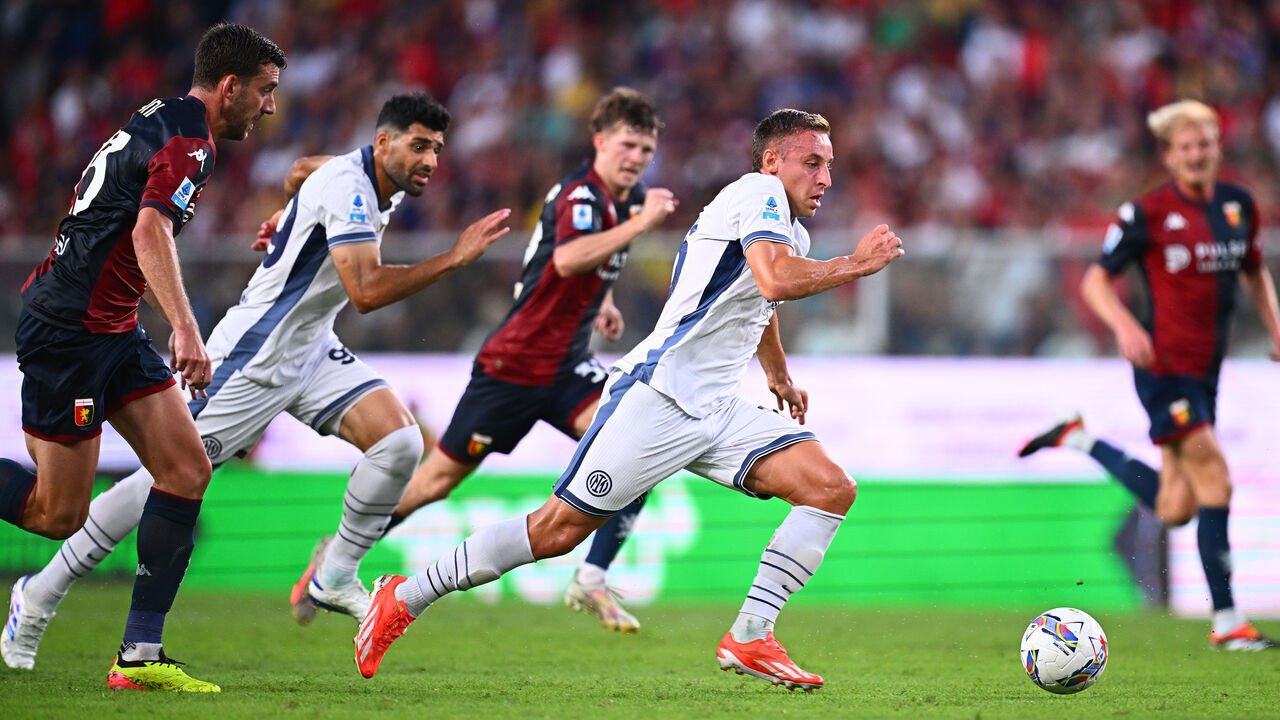 GENOA, ITALY - AUGUST 17: Davide Frattesi of FC Internazionale in action during the Serie A match between Genoa and Inter at Stadio Luigi Ferraris on August 17, 2024 in Genoa, Italy.