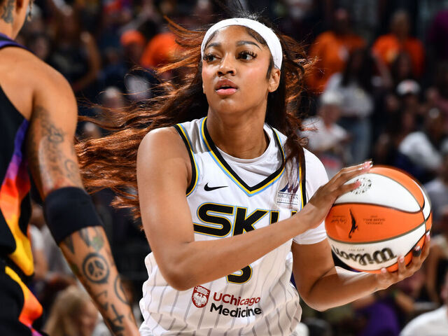 Reese becomes fastest player to 20 double-doubles in loss to Mercury | theScore.com