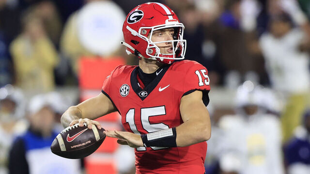 ATLANTA, GA - NOVEMBER 25: Georgia Bulldogs starting quarterback Carson Beck (15) during the Saturday evening college football game between the #1 ranked Georgia Bulldogs and the Georgia Tech Yellow Jackets on November 25, 2023 at Bobby Dodd Stadium in Atlanta, GA.