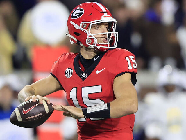ATLANTA, GA - NOVEMBER 25: Georgia Bulldogs starting quarterback Carson Beck (15) during the Saturday evening college football game between the #1 ranked Georgia Bulldogs and the Georgia Tech Yellow Jackets on November 25, 2023 at Bobby Dodd Stadium in Atlanta, GA.