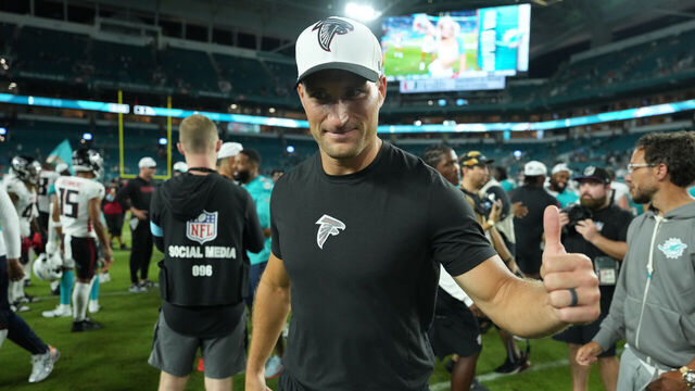 MIAMI GARDENS, FL - AUGUST 09: Atlanta Falcons quarterback Kirk Cousins (18) gives a thumbs up following the game between the Atlanta Falcons and the Miami Dolphins on Friday, August 9, 2024 at Hard Rock Stadium in Miami Gardens, Fla.