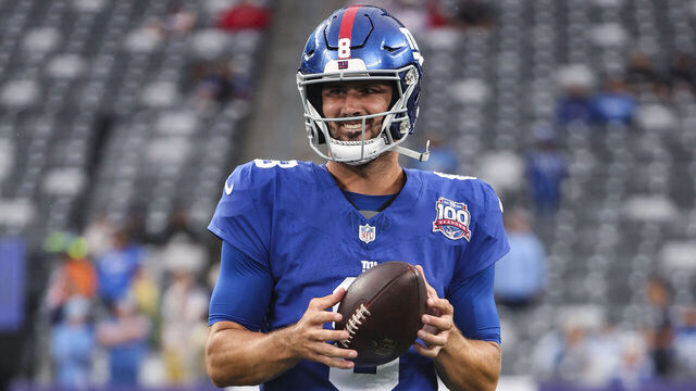 EAST RUTHERFORD, NJ - AUGUST 08: Daniel Jones #8 of the New York Giants warms up prior to an NFL football game against the Detroit Lions at MetLife Stadium on August 8, 2024 in East Rutherford, NJ.