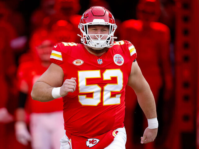 Report: Chiefs make Humphrey top-paid center with 4-year, $72M deal |  theScore.com