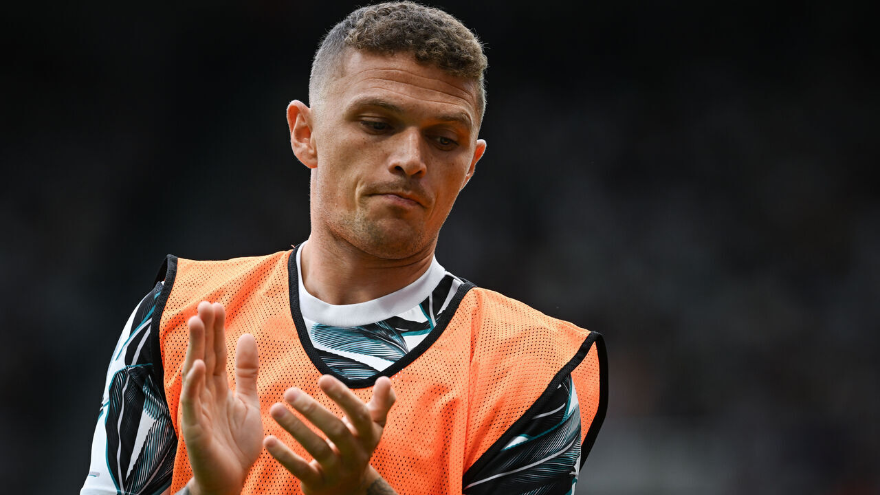 NEWCASTLE UPON TYNE, ENGLAND - AUGUST 17: Kieran Trippier of Newcastle United (2) warms up during the Premier League match between Newcastle United FC and Southampton FC at St James' Park on August 17, 2024 in Newcastle upon Tyne, England.