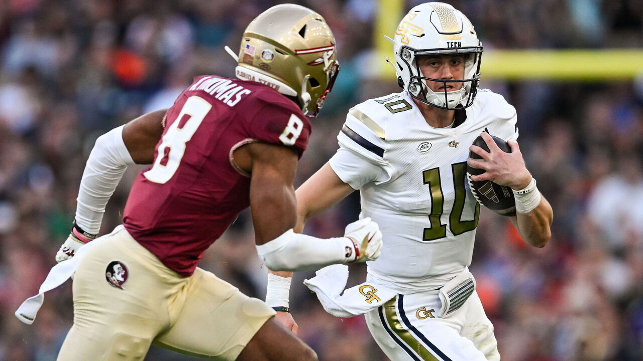 Dublin , Ireland - 24 August 2024; Georgia Tech Yellow Jackets quarterback Haynes King during the 2024 Aer Lingus College Football Classic match between Florida State and Georgia Tech at Aviva Stadium in Dublin.