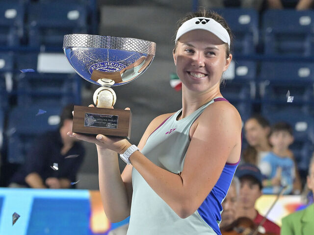 MONTERREY, MEXICO - AUGUST 24: Linda Noskova of Czech Republic holds her winner's trophy after beating Lulu Sun of New Zealand at the end of the Final day of the WTA 500 Abierto GNP Seguros 2024 as part of the Hologic WTA Tour at Club Sonoma on August 24, 2024 in Monterrey, Mexico.