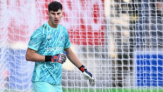 Genk's Belgium goalkeeper #41 Mike Penders looks on during the Belgian "Pro League" First Division football match between OH Leuven and KRC Genk at King Power at Den Dreef Stadium, in Leuven on August 3, 2024.
