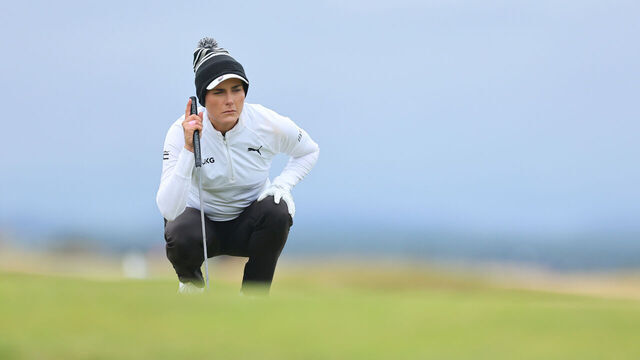 ST ANDREWS, SCOTLAND - AUGUST 25: Lexi Thompson of the United States lines up putt on the 17th green during Day Four of the AIG Women's Open at St Andrews Old Course on August 25, 2024 in St Andrews, Scotland.