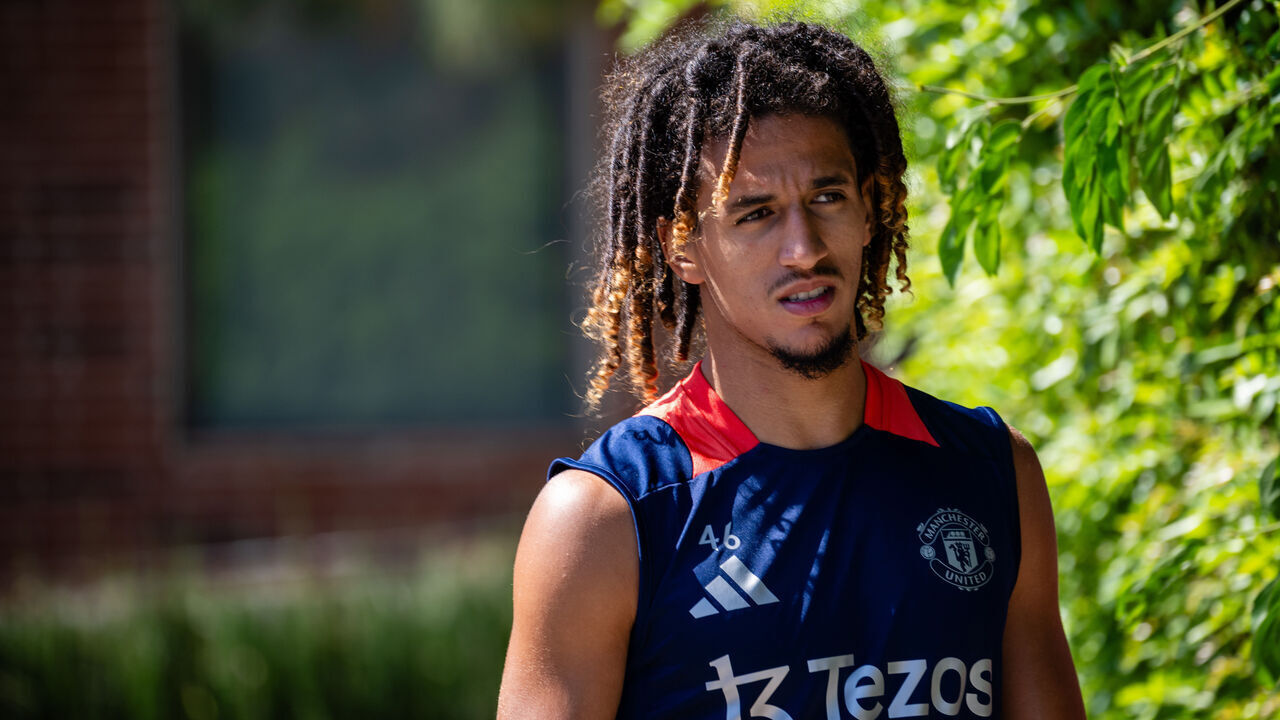 LOS ANGELES, CALIFORNIA - AUGUST 02: Hannibal Mejbri of Manchester United arrives ahead a first team training session at UCLA Campus on August 02, 2024 in Los Angeles, California.