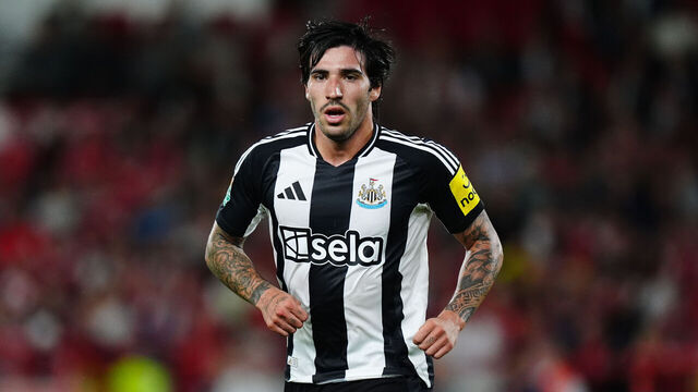 Newcastle United's Sandro Tonali during the Carabao Cup second round match at the City Ground, Nottingham. Picture date: Wednesday August 28, 2024.