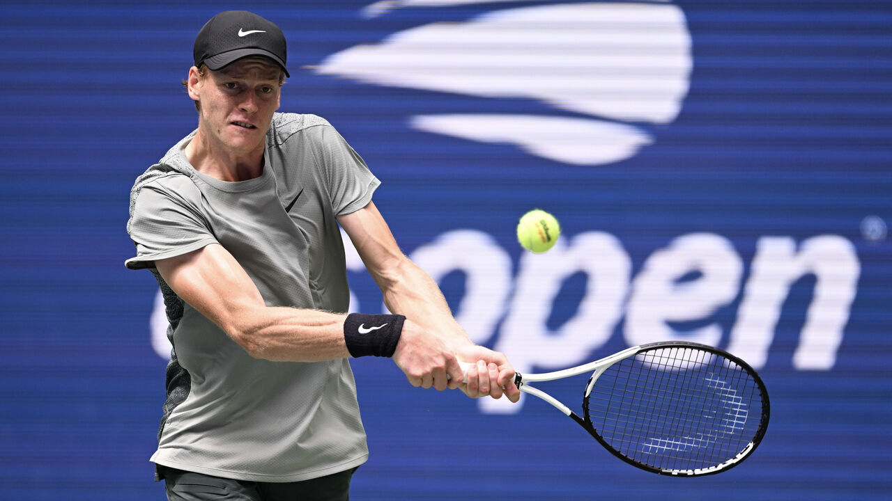 NEW YORK, NEW YORK - AUGUST 29: Jannik Sinner of Italy in action agaisnt Alex Michelsen (not seen) of the United States during their Men's Singles Second Round match on Day Four of the 2024 US Open at USTA Billie Jean King National Tennis Center on August 29, 2024 in the Flushing neighborhood of the Queens borough of New York City.