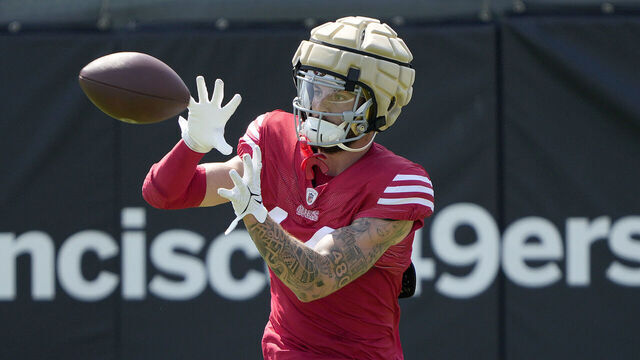 SANTA CLARA, CALIFORNIA - JULY 29: Ricky Pearsall #14 of the San Francisco 49ers works out during training camp at SAP Performance Facility on July 29, 2024 in Santa Clara, California.