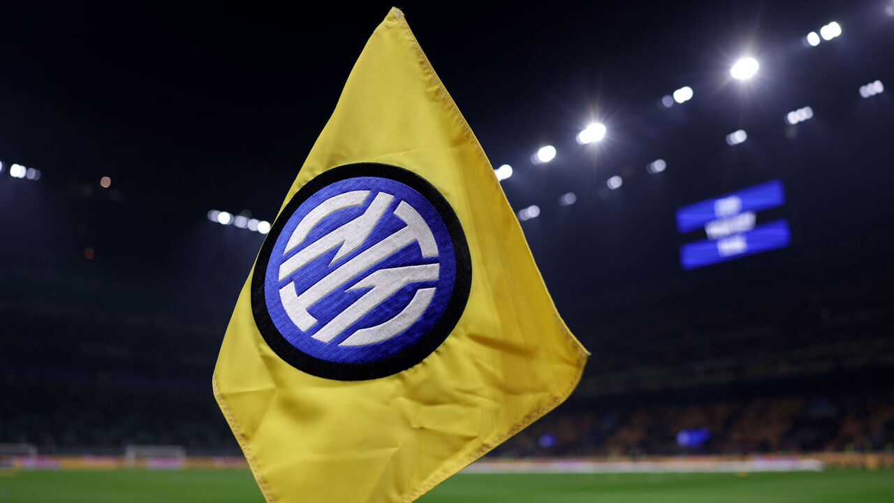MILAN, ITALY - NOVEMBER 12: An FC Internazionale branded corner flag is seenin a genral view of the stadium interior prior to kick off in during the Serie A TIM match between FC Internazionale and Frosinone Calcio at Stadio Giuseppe Meazza on November 12, 2023 in Milan, Italy.