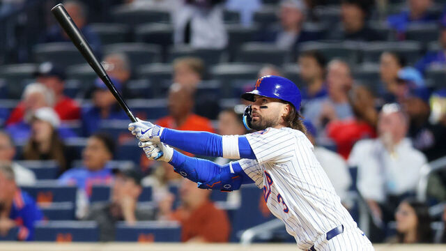 NEW YORK, NEW YORK - SEPTEMBER 04: Jesse Winker #3 of the New York Mets hits a grand slam home run in the first inning against the Boston Red Sox at Citi Field on September 04, 2024 in New York City.