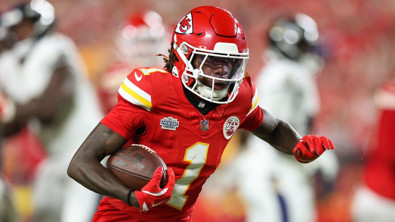 KANSAS CITY, MO - SEPTEMBER 05: Kansas City Chiefs wide receiver Xavier Worthy (1) runs after the catch in the second quarter of an NFL game between the Baltimore Ravens and Kansas City Chiefs on September 5, 2024 at GEHA Field at Arrowhead Stadium in Kansas City, MO.