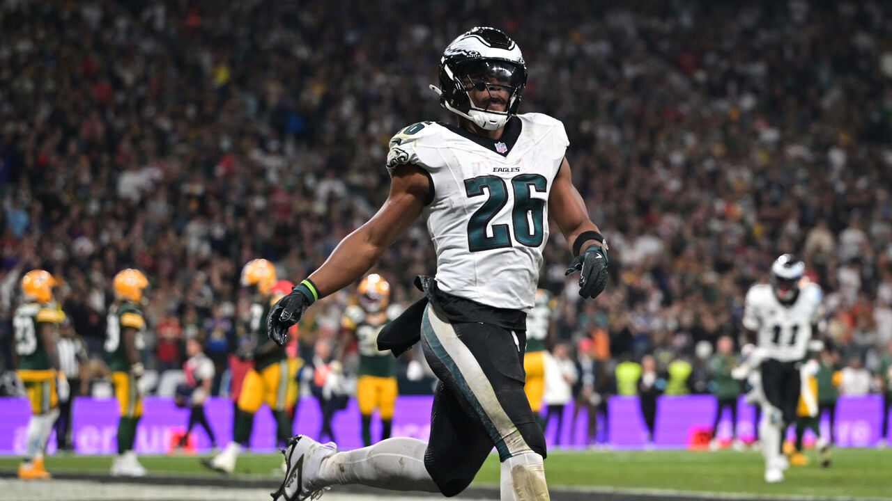 SAO PAULO, BRAZIL - SEPTEMBER 06: Saquon Barkley #26 of the Philadelphia Eagles celebrates after a touchdown during the second quarter against the Green Bay Packers at Arena Corinthians on September 06, 2024 in Sao Paulo, Brazil.