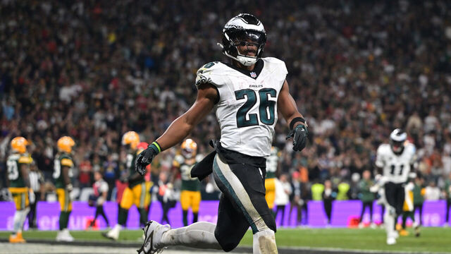 SAO PAULO, BRAZIL - SEPTEMBER 06: Saquon Barkley #26 of the Philadelphia Eagles celebrates after a touchdown during the second quarter against the Green Bay Packers at Arena Corinthians on September 06, 2024 in Sao Paulo, Brazil.