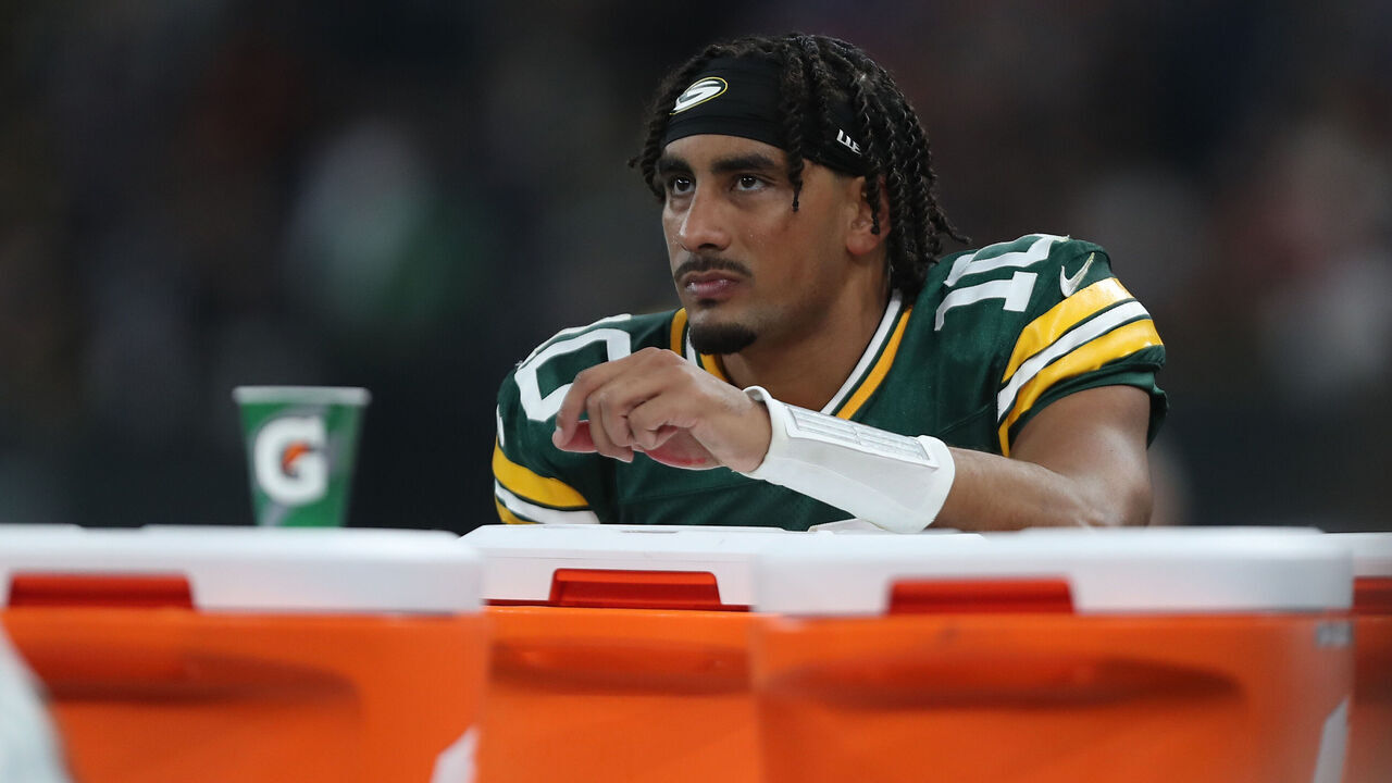 SAO PAULO, BRAZIL - SEPTEMBER 06: Jordan Love #10 of the Green Bay Packers receives treatment on the sideline during the fourth quarter against the Philadelphia Eagles at Arena Corinthians on September 06, 2024 in Sao Paulo, Brazil.