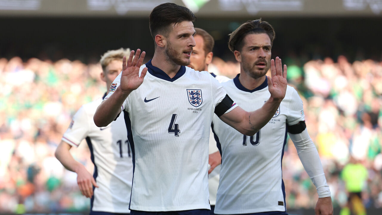 DUBLIN, IRELAND - SEPTEMBER 07: Declan Rice of England celebrates scoring his team's first goal with teammates during the UEFA Nations League 2024/25 League B Group B2 match between Republic of Ireland and England at Aviva Stadium on September 07, 2024 in Dublin, Ireland.
