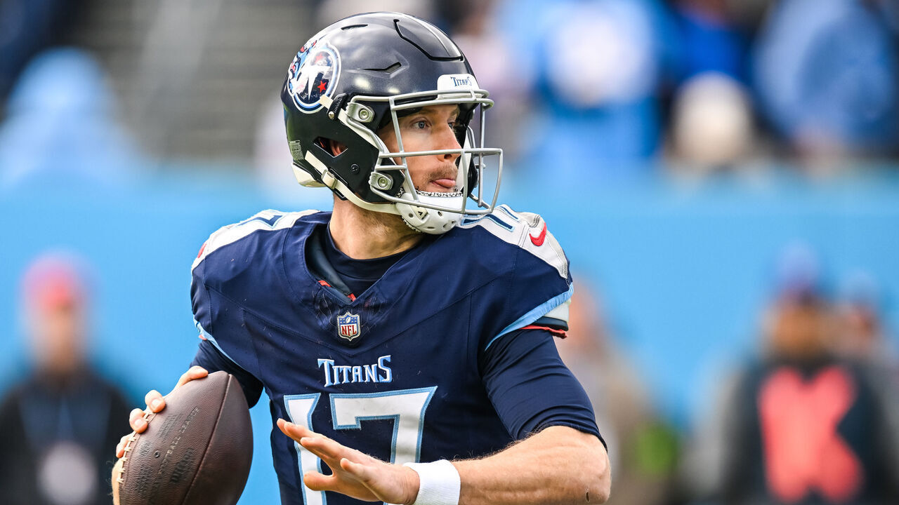 NASHVILLE, TN - JANUARY 07: Tennessee Titans quarterback Ryan Tannehill (17) passes the ball during the NFL game between the Tennessee Titans and the Jacksonville Jaguars on January 7, 2024, at Nissan Stadium in Nashville, TN.