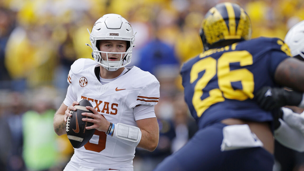 ANN ARBOR, MI - SEPTEMBER 07: Texas Longhorns quarterback Quinn Ewers (3) looks to pass the ball during a college football game against the Michigan Wolverines on September 07, 2024 at Michigan Stadium in Ann Arbor, Michigan.