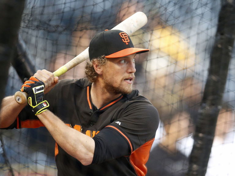 PHOTO: Giants fans retaliate with own Hunter Pence signs | theScore.com