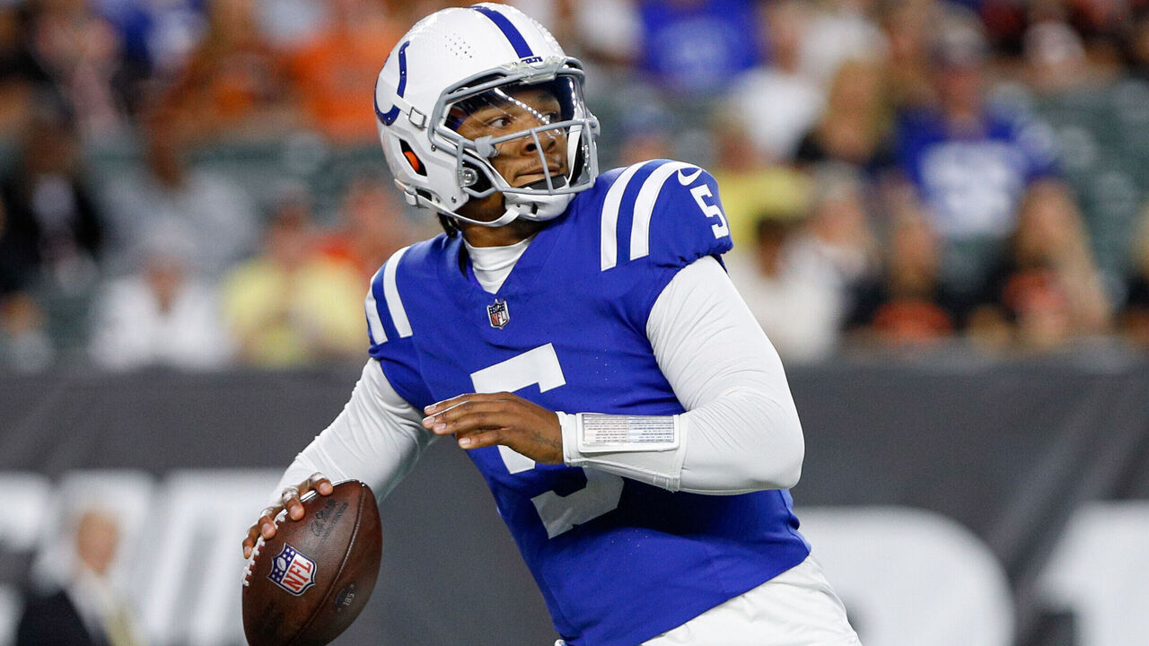 CINCINNATI, OH - AUGUST 22: Indianapolis Colts quarterback Anthony Richardson (5) passes the ball during the game against the Indianapolis Colts and the Cincinnati Bengals on August 22, 2024, at Paycor Stadium in Cincinnati, OH.