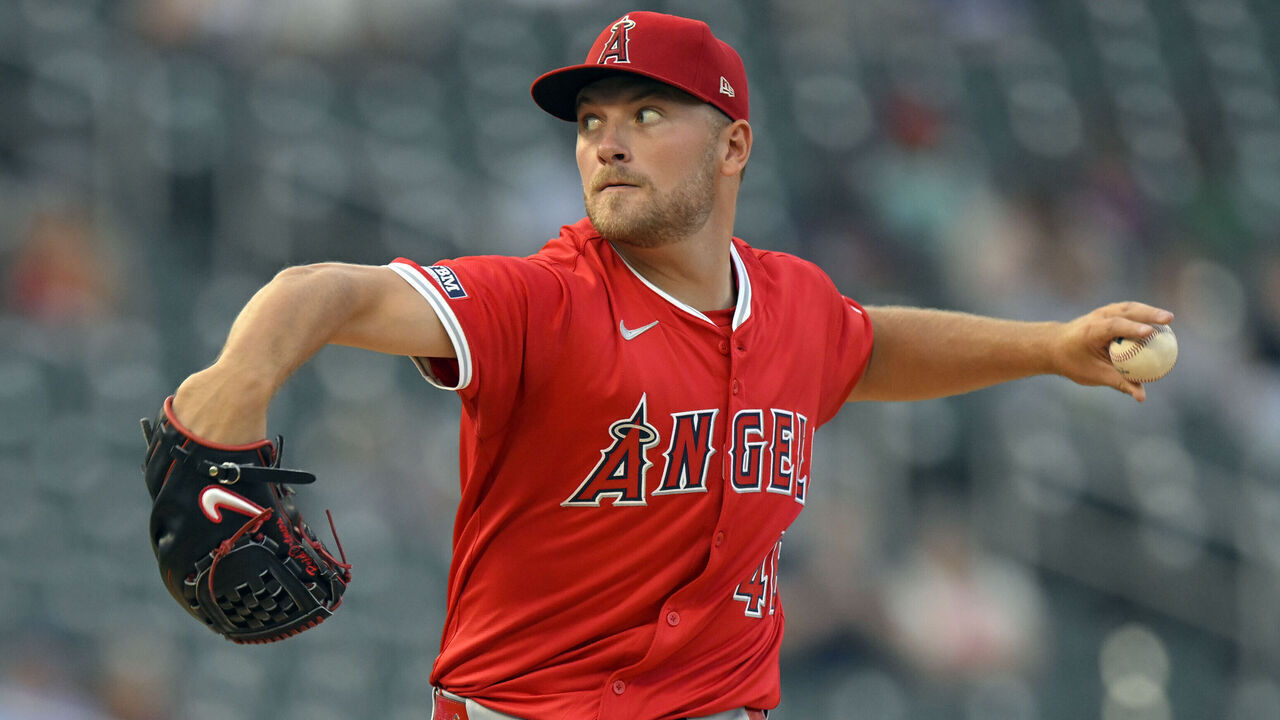 MINNEAPOLIS, MN - SEPTEMBER 09: Los Angeles Angeles starting pitcher Reid Detmers (48) delivers a pitch during the first inning of a MLB game between the Minnesota Twins and Los Angeles Angeles on September 9, 2024, at Target Field in Minneapolis, MN.