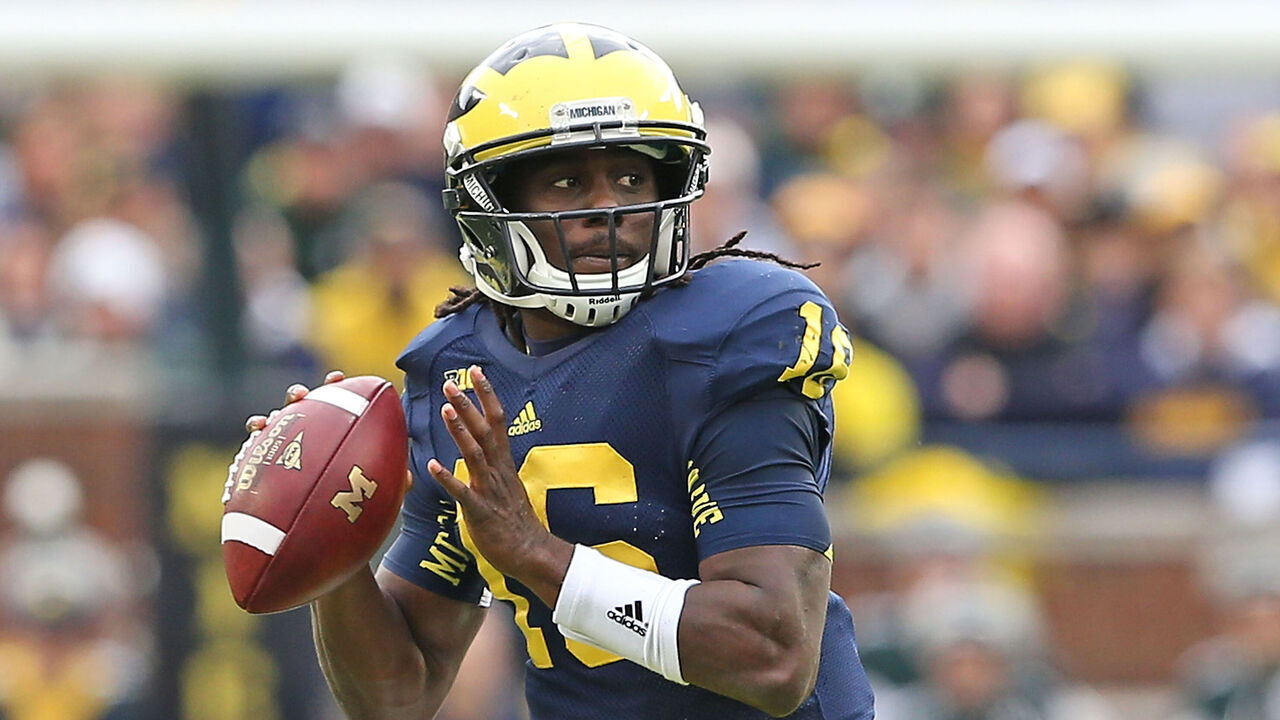 ANN ARBOR, MI - OCTOBER 20: Denard Robinson #16 of the Michigan Wolverines drops back to pass during the game against the Michigan State Spartans at Michigan Stadium on October 20, 2012 in Ann Arbor, Michigan. The Wolverines defeated the Spartans 12-10.