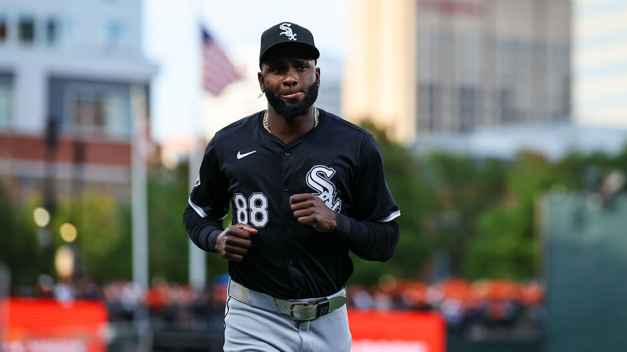 BALTIMORE, MD - SEPTEMBER 04: Luis Robert Jr. #88 of the Chicago White Sox warms up before the game against the Baltimore Orioles at Oriole Park at Camden Yards on September 4, 2024 in Baltimore, Maryland.