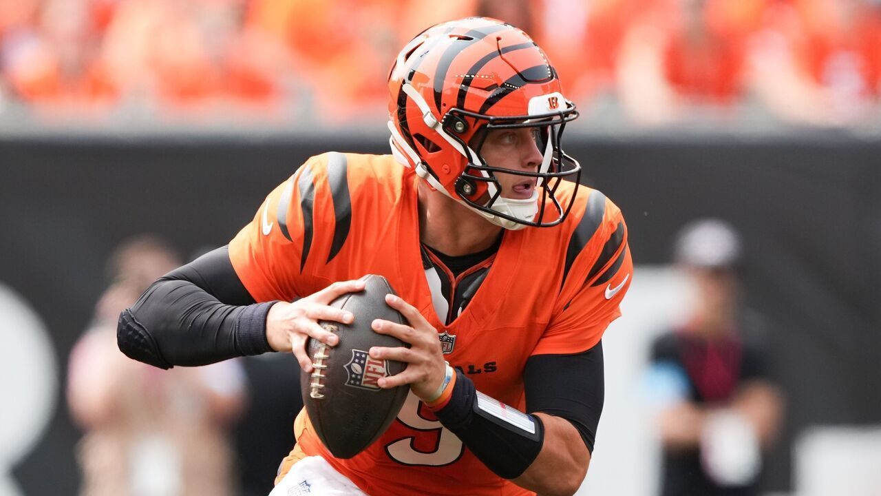 CINCINNATI, OHIO - SEPTEMBER 08: Joe Burrow #9 of the Cincinnati Bengals drops back to pass in the first quarter against the New England Patriots at Paycor Stadium on September 08, 2024 in Cincinnati, Ohio.