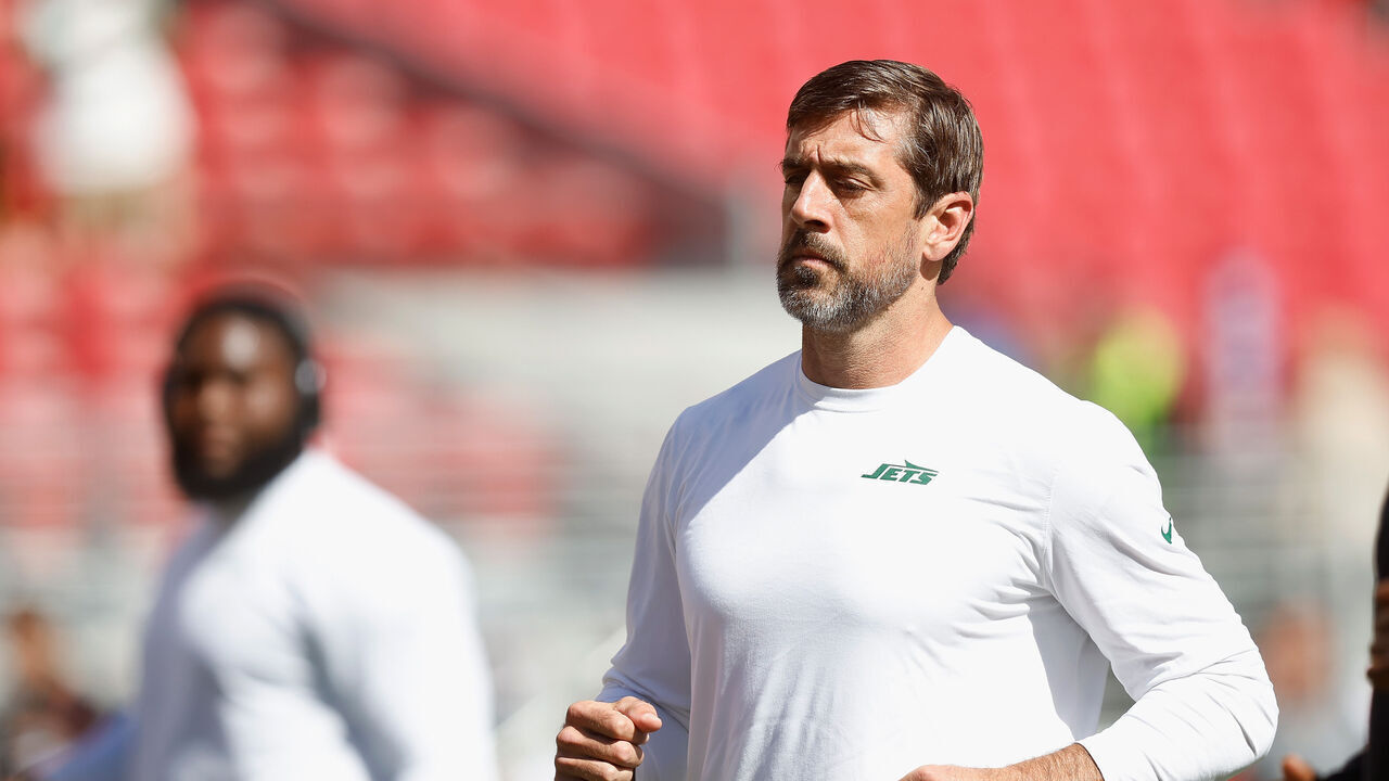 SANTA CLARA, CALIFORNIA - SEPTEMBER 09: Aaron Rodgers #8 of the New York Jets warms up before the game before the game against the San Francisco 49ers at Levi's Stadium on September 09, 2024 in Santa Clara, California.