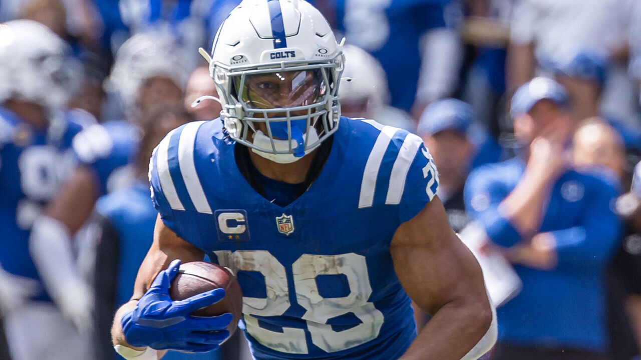 INDIANAPOLIS, INDIANA - SEPTEMBER 8: Jonathan Taylor #28 of the Indianapolis Colts runs the ball during the game against the Houston Texans at Lucas Oil Stadium on September 8, 2024 in Indianapolis, Indiana.