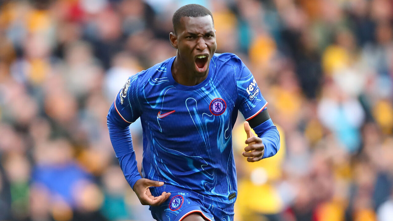 Nicolas Jackson of Chelsea celebrates his side's first goal during the Premier League match between Wolverhampton Wanderers and Chelsea at Molineux in Wolverhampton, England, on August 25, 2024.
