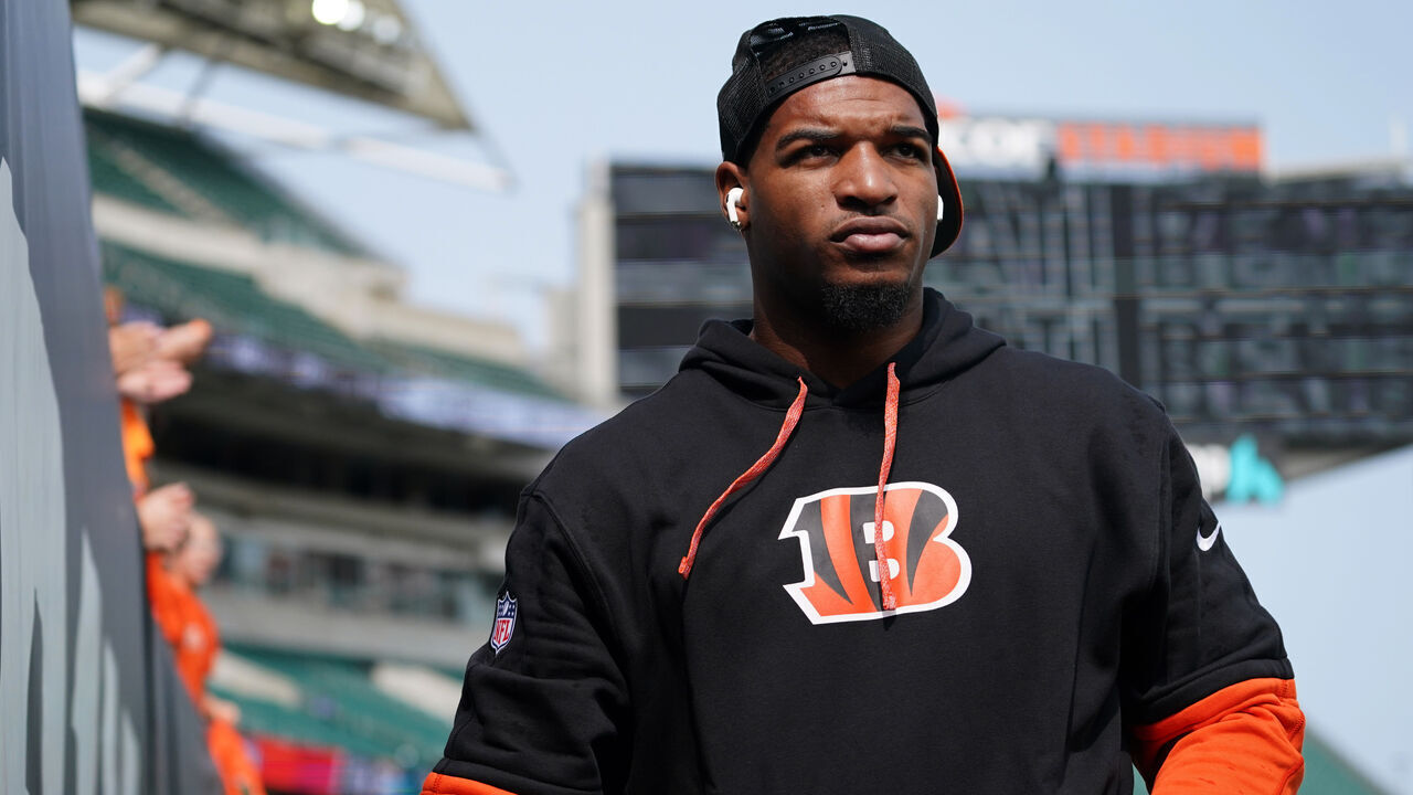 CINCINNATI, OHIO - SEPTEMBER 08: Cincinnati Bengals wide receiver Ja'Marr Chase #1 walking around the filed before warming up for the game against the New England Patriots at Paycor Stadium on September 08, 2024 in Cincinnati, Ohio.