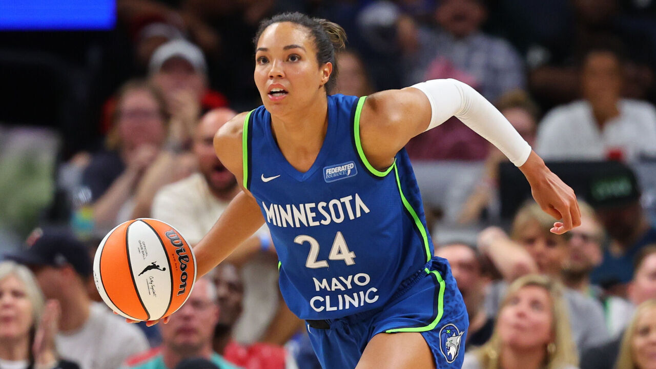 MINNEAPOLIS, MINNESOTA - SEPTEMBER 13: Forward Napheesa Collier #24 of the Minnesota Lynx brings up the ball in the fourth quarter against the Chicago Sky at Target Center on September 13, 2024 in Minneapolis, Minnesota. The Minnesota Lynx defeated the Chicago Sky 83-66.
