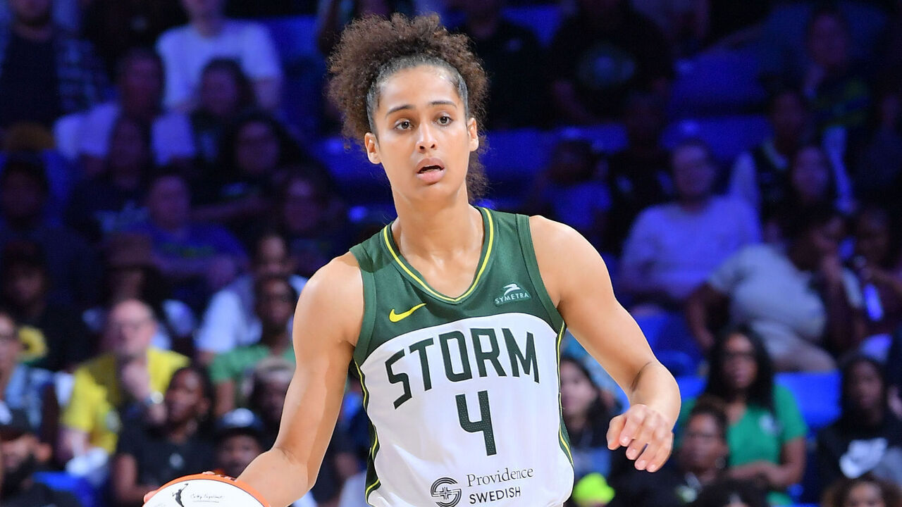 ARLINGTON, TX - SEPTEMBER 13: Skylar Diggins-Smith #4 of the Seattle Storm handles the ball during the game on September 13, 2024 at the College Park Center in Arlington, TX. Mandatory Copyright Notice: Copyright 2024 NBAE