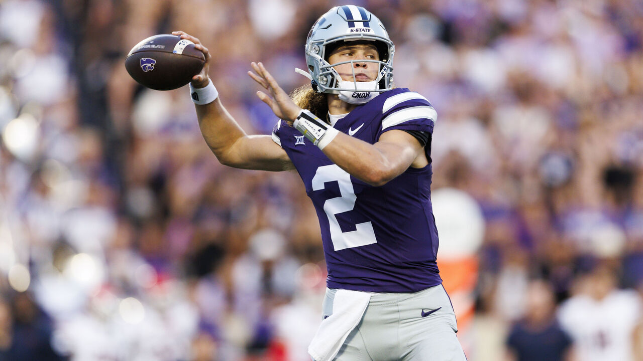 MANHATTAN, KANSAS - SEPTEMBER 13: Avery Johnson #2 of the Kansas State Wildcats throws during a game against Arizona Wildcats at Bill Snyder Family Football Stadium on September 13, 2024 in Manhattan, Kansas.