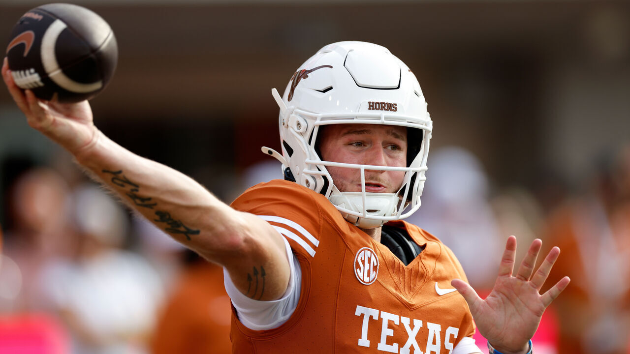 AUSTIN, TEXAS - SEPTEMBER 14: Quinn Ewers #3 of the Texas Longhorns warms up before the game against the UTSA Roadrunners at Darrell K Royal-Texas Memorial Stadium on September 14, 2024 in Austin, Texas.