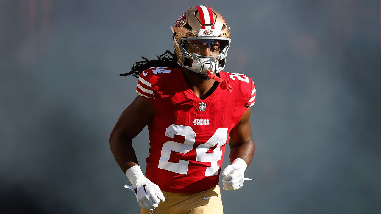 SANTA CLARA, CALIFORNIA - SEPTEMBER 09: Jordan Mason #24 of the San Francisco 49ers takes the field before the game against the New York Jets at Levi's Stadium on September 09, 2024 in Santa Clara, California.