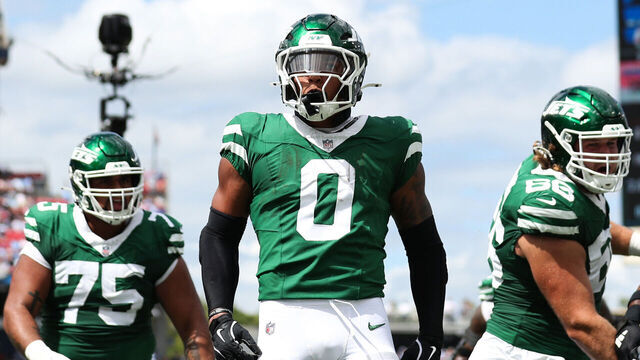 NASHVILLE, TENNESSEE - SEPTEMBER 15: Braelon Allen #0 of the New York Jets reacts after scoring a touchdown during the first half against the Tennessee Titans at Nissan Stadium on September 15, 2024 in Nashville, Tennessee.