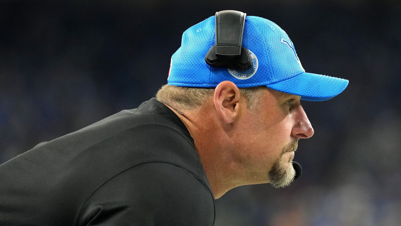 DETROIT, MICHIGAN - SEPTEMBER 15: Head coach Dan Campbell of the Detroit Lions looks on against the Tampa Bay Buccaneers during the second half at Ford Field on September 15, 2024 in Detroit, Michigan.