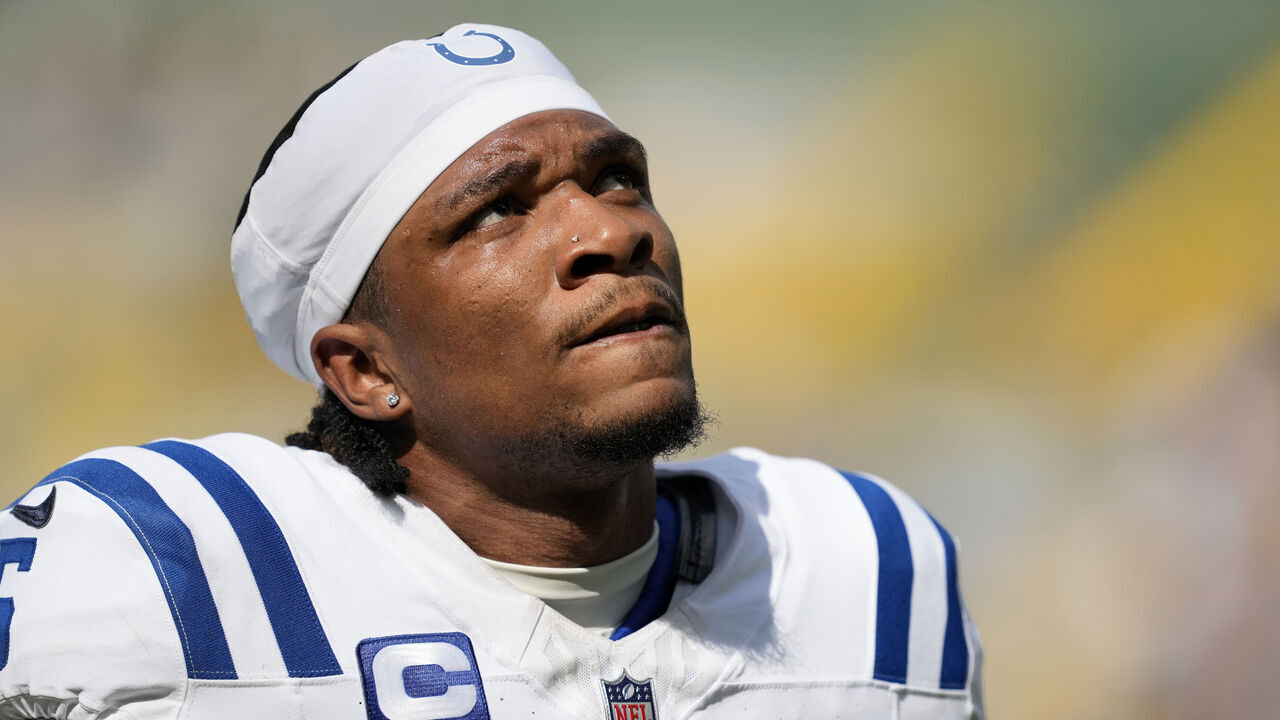 GREEN BAY, WISCONSIN - SEPTEMBER 15: Anthony Richardson #5 of the Indianapolis Colts walks off the field after the game against the Green Bay Packers at Lambeau Field on September 15, 2024 in Green Bay, Wisconsin.