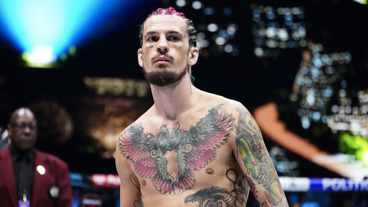 LAS VEGAS, NEVADA - SEPTEMBER 14: Sean O'Malley prepares to face Merab Dvalishvili of Georgia in the UFC bantamweight championship fight during the UFC 306 at Riyadh Season Noche UFC event at Sphere on September 14, 2024 in Las Vegas, Nevada.