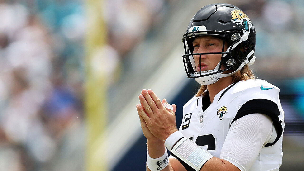 JACKSONVILLE, FLORIDA - SEPTEMBER 15: Trevor Lawrence #16 of the Jacksonville Jaguars reacts during the second quarter against the Cleveland Browns at TrEver Bank Stadium on September 15, 2024 in Jacksonville, Florida.