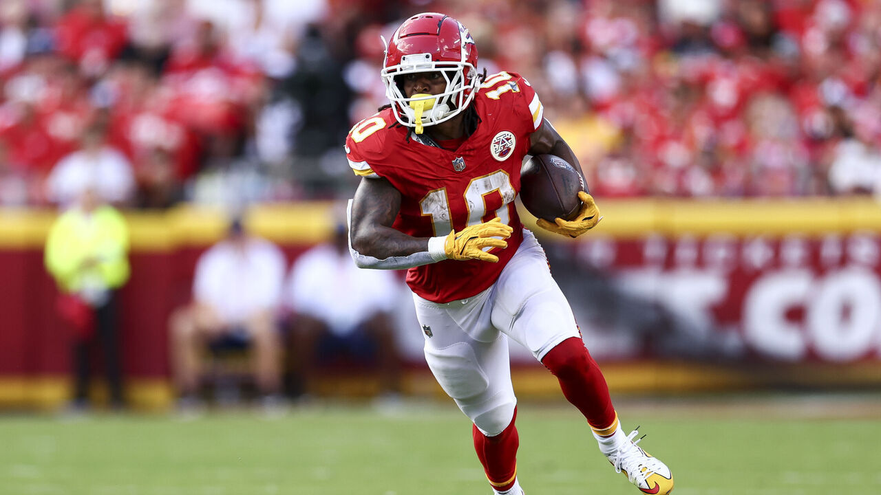 KANSAS CITY, MO - SEPTEMBER 15: Isiah Pacheco #10 of the Kansas City Chiefs carries the ball during the second quarter of an NFL football game against the Cincinnati Bengals at GEHA Field at Arrowhead Stadium on September 15, 2024 in Kansas City, Missouri.