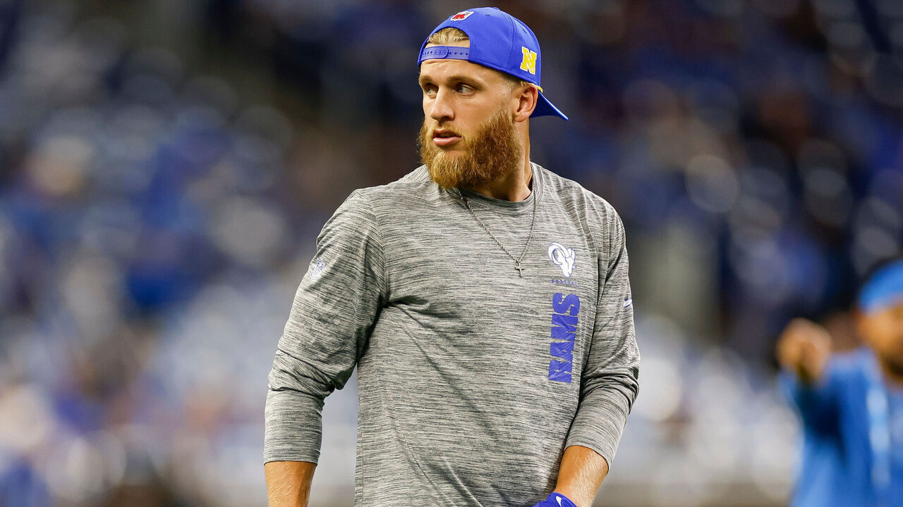DETROIT, MI - SEPTEMBER 08: Cooper Kupp #10 of the Los Angeles Rams warms up prior to a game against the Detroit Lions at Ford Field on September 08, 2024 in Detroit, Michigan.