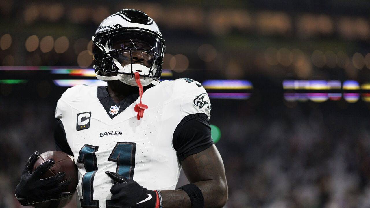 SÃO PAULO, BRAZIL - SEPTEMBER 6: Wide receiver A.J. Brown #11 of the Philadelphia Eagles warms up prior to an NFL football game against the Green Bay Packers, at Arena Corinthians on September 6, 2024 in Sao Paulo, Brazil.