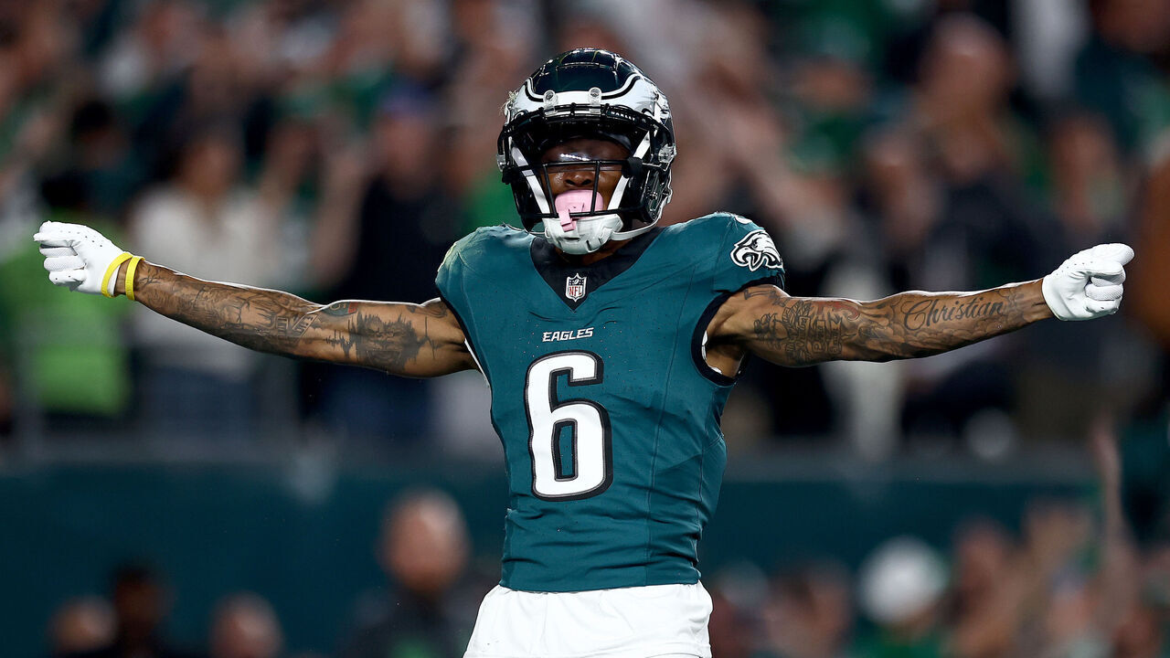 PHILADELPHIA, PENNSYLVANIA - SEPTEMBER 16: DeVonta Smith #6 of the Philadelphia Eagles celebrates after scoring a touchdown against the Atlanta Falcons during the second quarter in the game at Lincoln Financial Field on September 16, 2024 in Philadelphia, Pennsylvania.