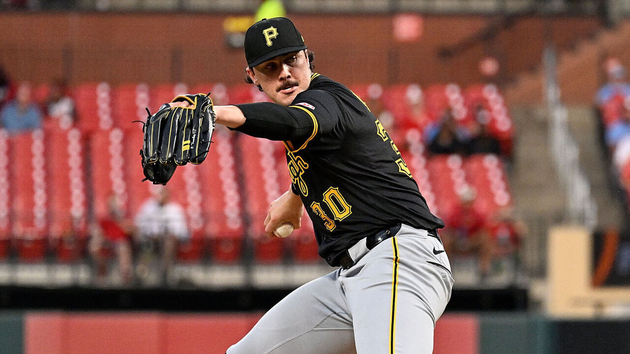 ST LOUIS, MISSOURI - SEPTEMBER 16: Paul Skenes #30 of the Pittsburgh Pirates pitches against the St. Louis Cardinals in the first inning at Busch Stadium on September 16, 2024 in St Louis, Missouri.